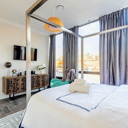 Modern Pet-Friendly Chinatown Apartment Toronto Dış mekan fotoğraf